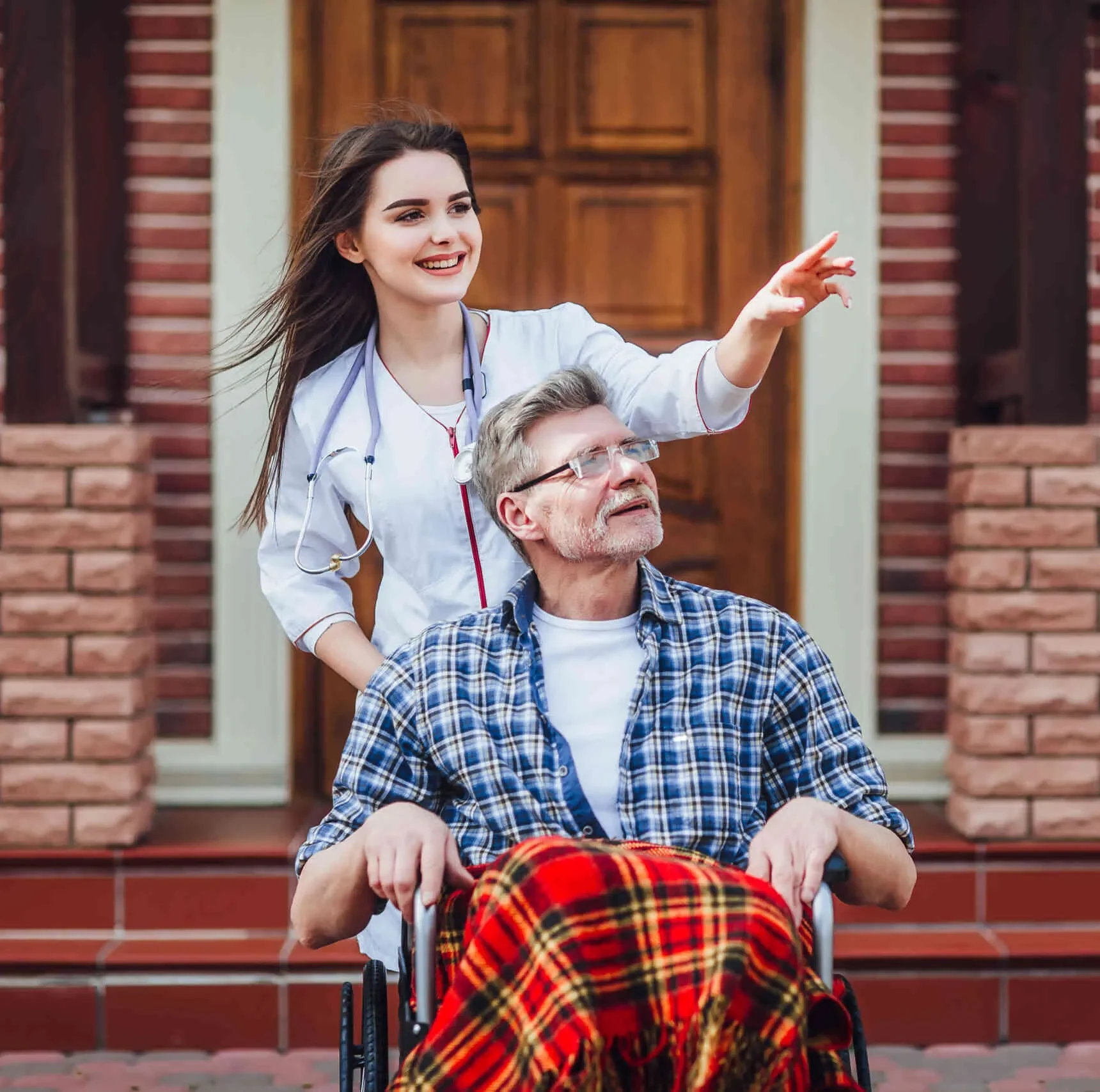Private duty nursing Pittsburgh PA nurse providing personalized home care